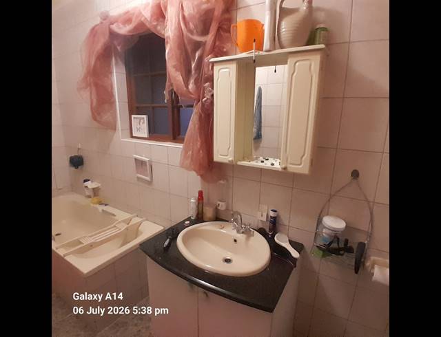 3 BEDROOM HOUSE FOR SALE IN SAFARI GARDENS